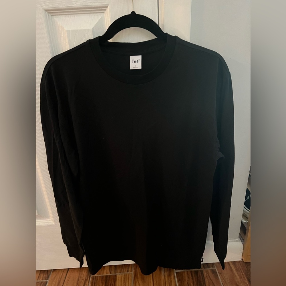 Aristzia TNA black long sleeve Tee size S